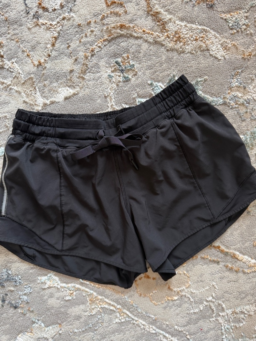 Lululemon hotty hot 4” short